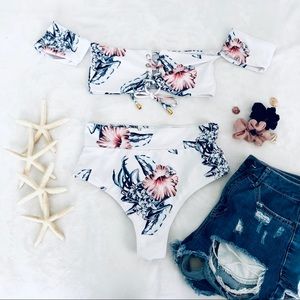 Off the shoulder bikini